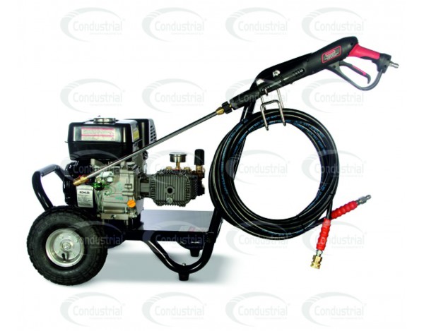 hidrolavadora POWERBLAST  PB-2200-6.5Kcon motor  a gasolina de 6.5hp.